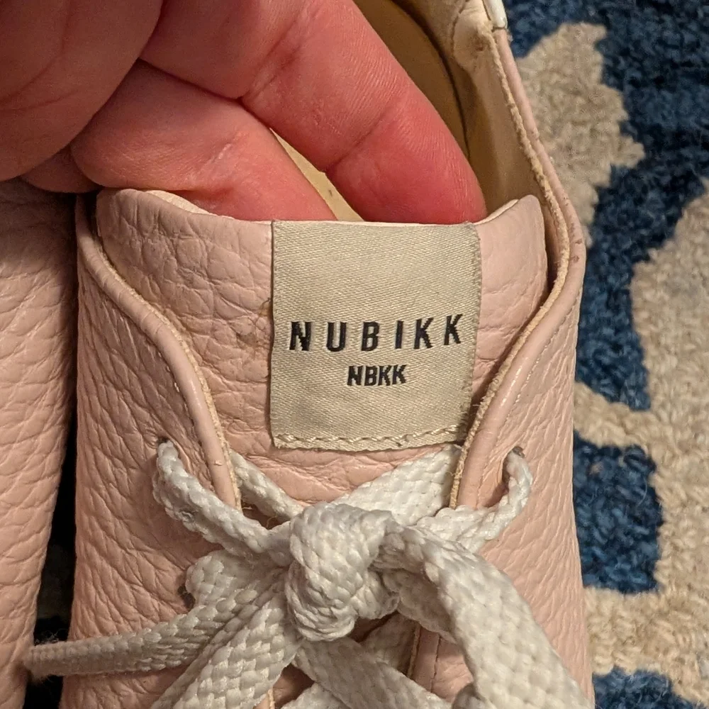 Women's Light Pink Leather Sneakers Size 9